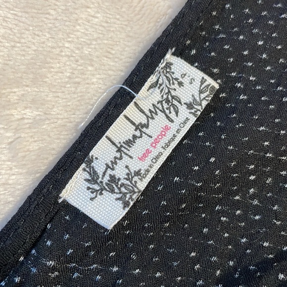 Free People FP Intimately Black Floral Surplice Ruffle Shorts Romper Small - Picture 8 of 9